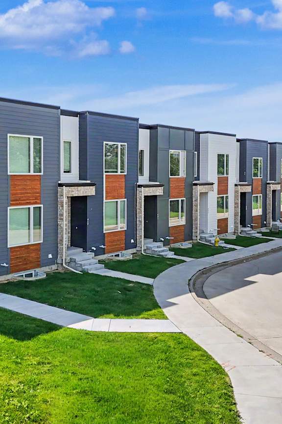 Exterior View at The Flats at West Glen Apartments, West Des Moines, 50266