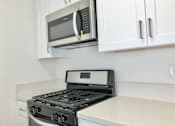 Thumbnail 1 of 11 - 1bd/1ba 425 Alexandria Apt 9