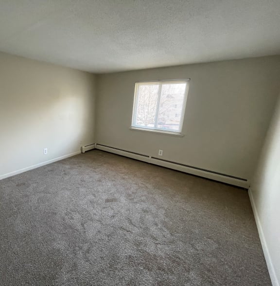 a bedroom at the acadia park apartments in houma, la
