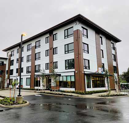 the building in which the hotel is located