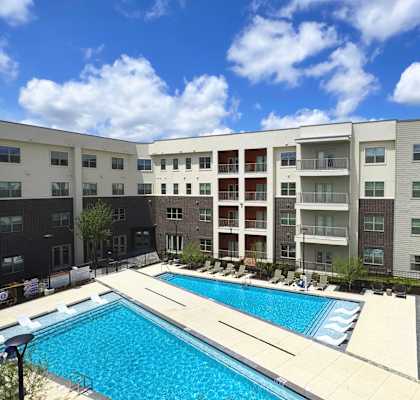Resort Style Swimming Pool at Cantarra Apartments in Northeast Austin, Texas 78653