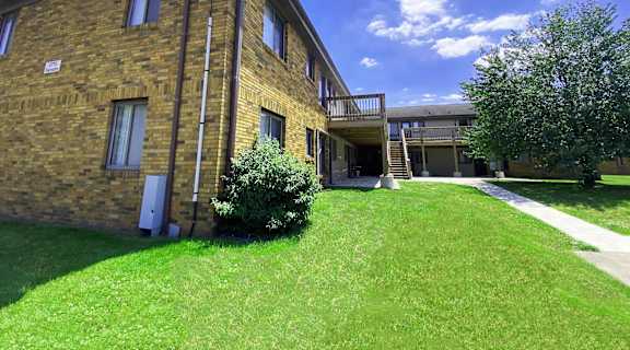 Lansing Apartments Exterior of Amber Square Apartments in Lansing, MI