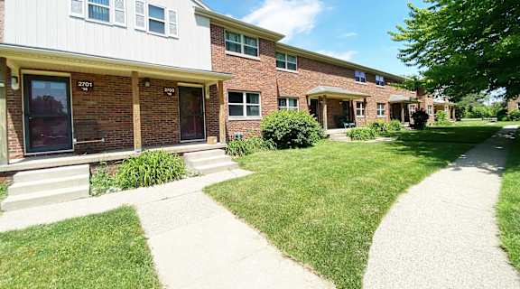 Exterior at Amber Square Townhomes in Lansing, MI