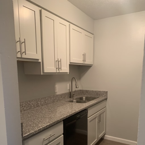 Fully Equipped Kitchen at Ryan Place Apartments, Integrity Realty, Kent, OH, 44240