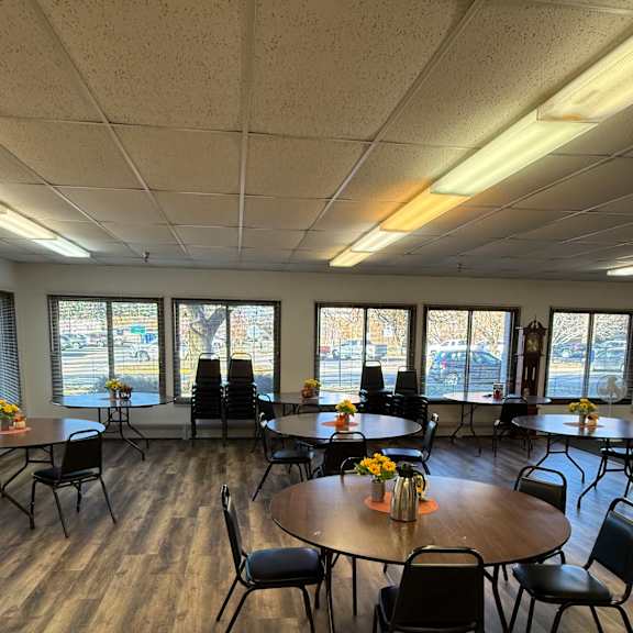 Community Room Dining 3