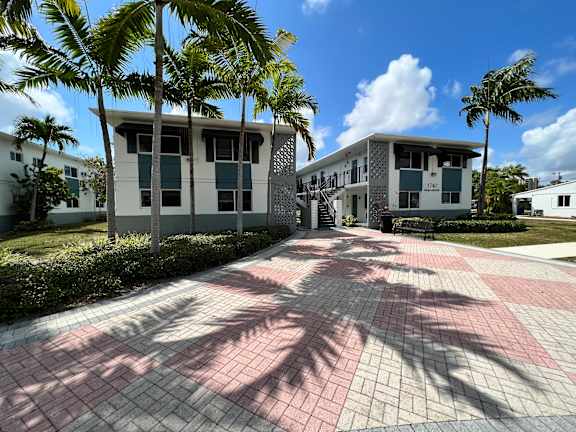 Large Courtyard at Palm Gardens @ Biscayne Gardens, North Miami, FL, 33181