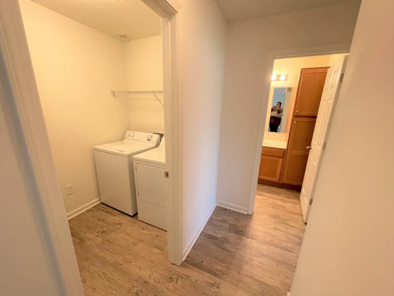 bathroom and laudry room at Hawthorne Properties in Lafayette, IN 47905