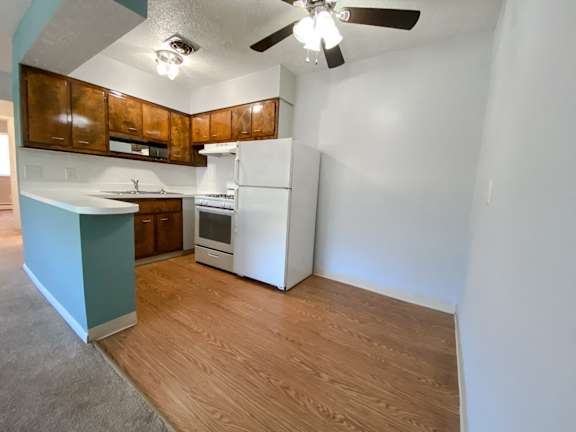 Eastlake Terrace 2 Bedroom Dining Area & Kitchen