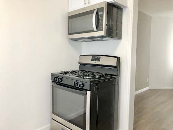Studio 415 S Alexandria Ave. Apt 1