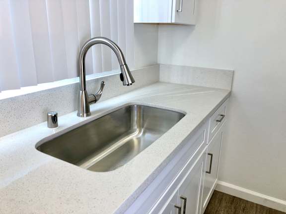 1bd/1ba 425 Alexandria Apt 9