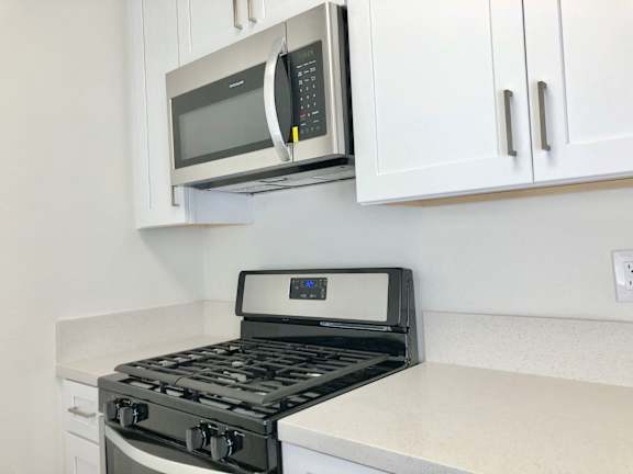 1bd/1ba 425 Alexandria Apt 9