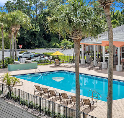 the swimming pool at the resort at longboat key club
