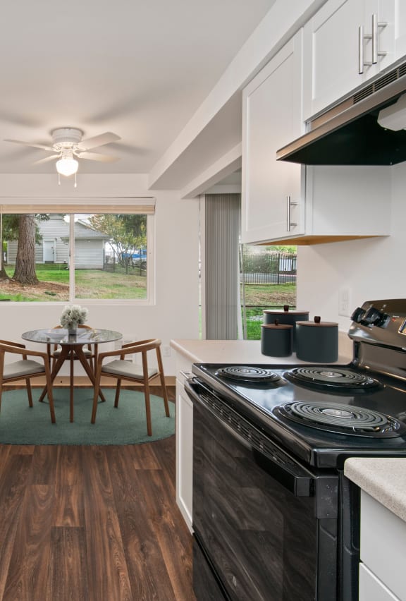 Bluffs at Evergreen Apartments in Everett, WA