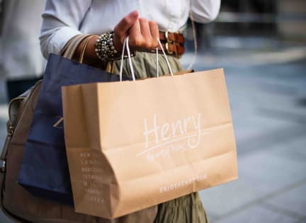 Shopping at Hangar Flats apartments, Ohio