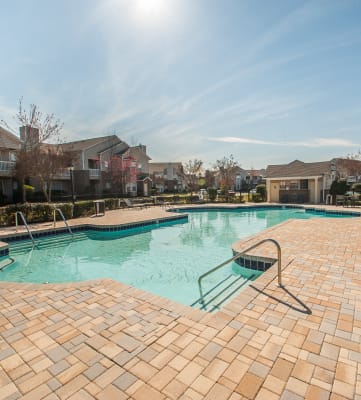 Spacious Swimming Pool at Waterford Place Apartments, Tennessee