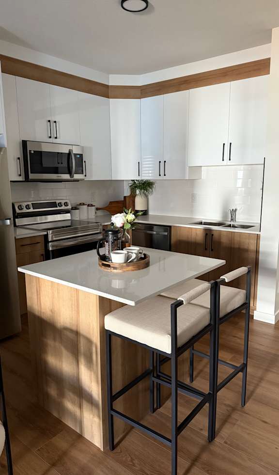 Island Kitchen at The Pointe at Riverview, Edmonton Alberta