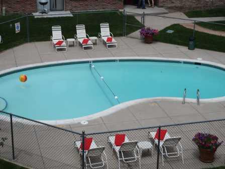 Devonshire Square  pool.
