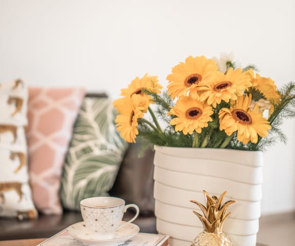 ways to decorate with sunflowers | the elgin avenue blog