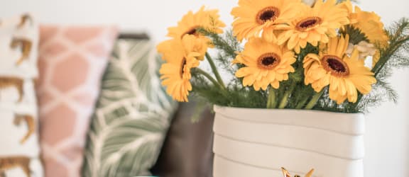 ways to decorate with sunflowers | the elgin avenue blog