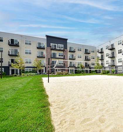 the preserve at ballantyne commons apartment community with sand court