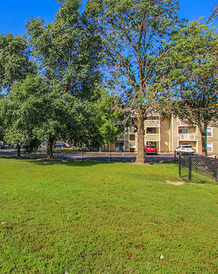 pet friendly apartment with dog park