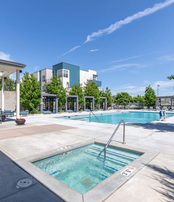 pool and hot tub at the bradley braddock road station apartments
