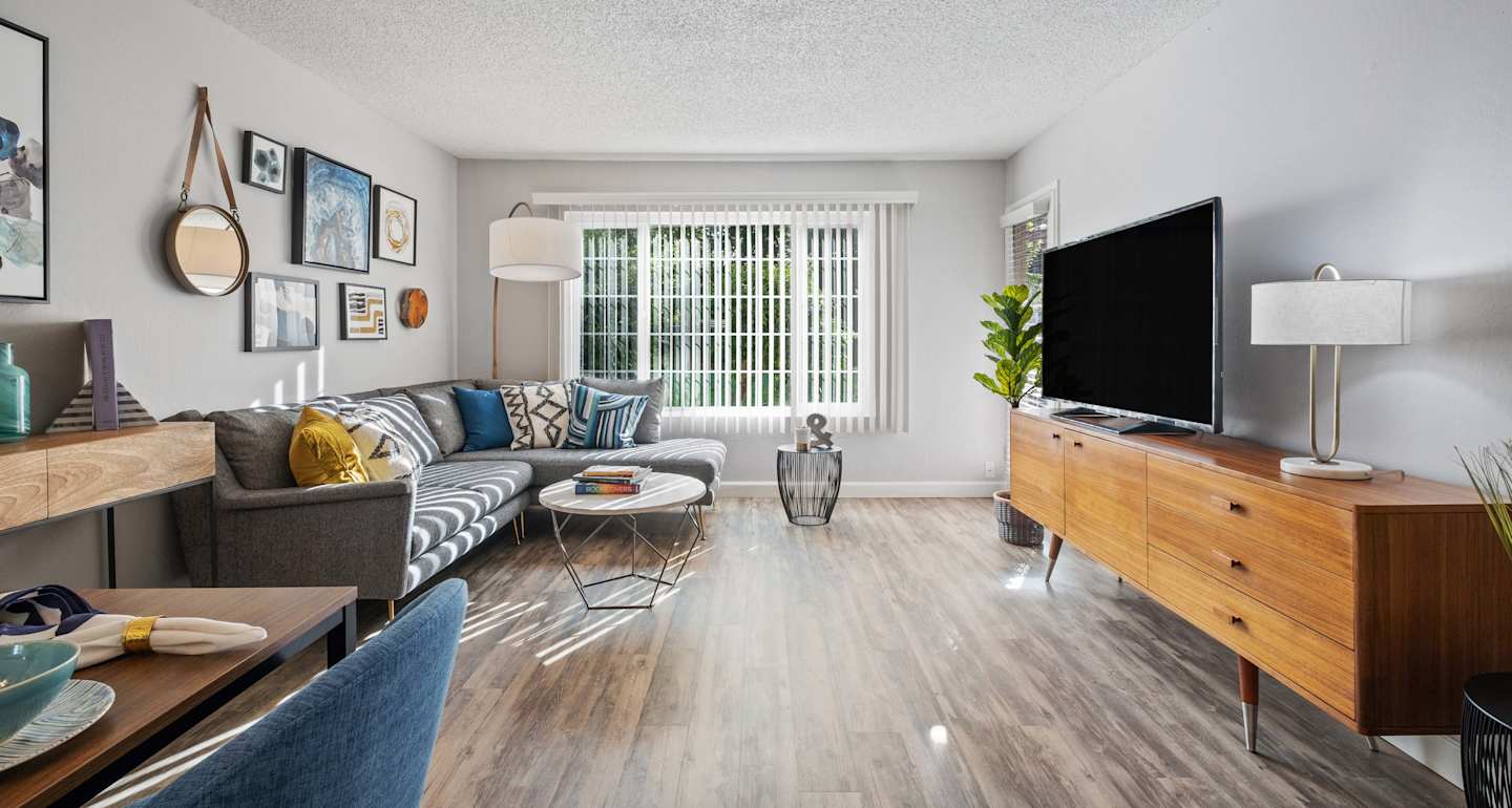 Glen Oaks Apartments in Hayward, CA