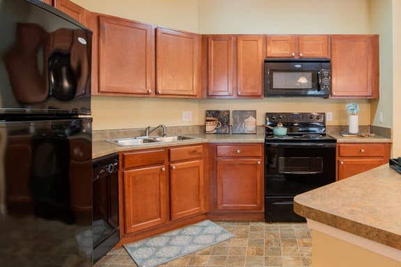 Birch Kitchen at Stone Ridge Apartment Homes, Alabama