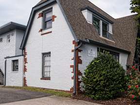 Elegant Exterior View at Maplehurst Apartments, Knoxville, TN
