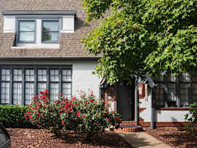 Entrance Way at Maplehurst Apartments, Knoxville Tennessee