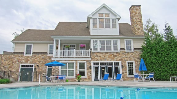 Swimming Pool Apartments in Mechanicsburg | Graham Hill Apartments