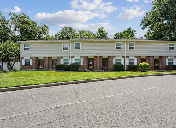 Property Exterior View at Windsor Harbor Apartments, Charlotte, NC
