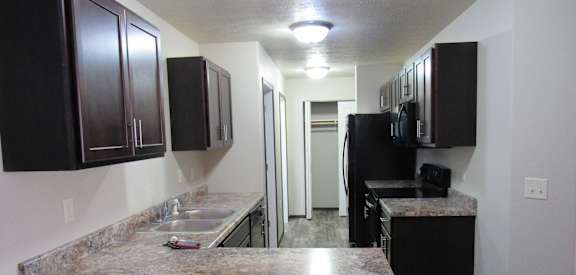 Fully Furnished Kitchen at Beal Townhomes, Sioux Falls, South Dakota