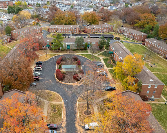 apartment community at Hampton Gardens, Saint Louis, 63139
