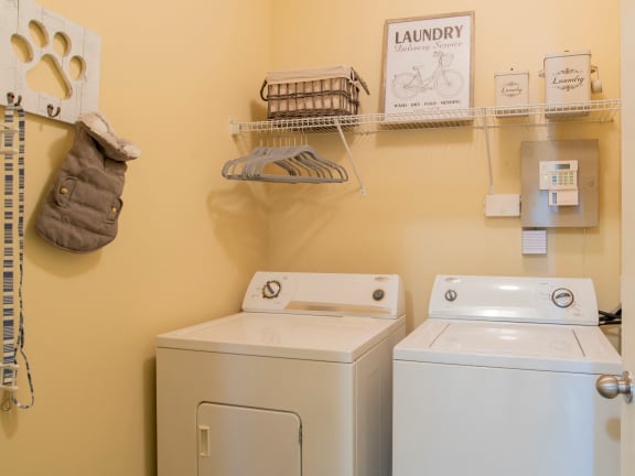 Birch Laundry Room at Stone Ridge Apartment Homes, Mobile