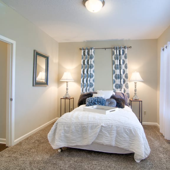 Enclave at Wolfchase Apartments in Cordova Tennessee photo of bedroom with plush carpeting