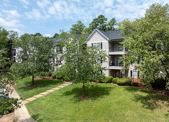 Exterior View at Magnolia Pointe Apartments in Duluth, GA