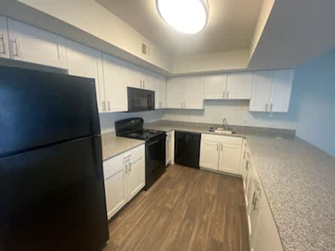 Granite Kitchen Worktops at Governor Square Apartments, Carmel, Indiana