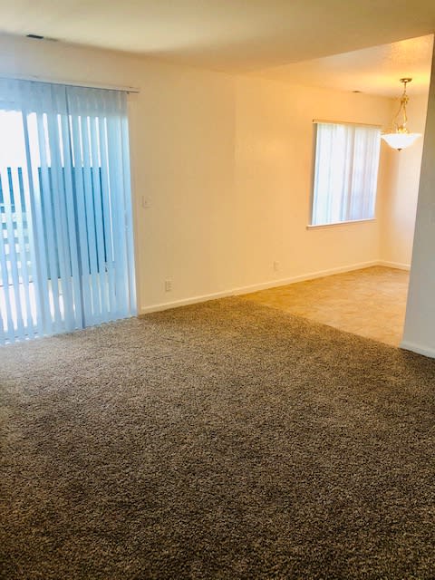 Mariner Village 1 Bedroom 1 Bathroom B Living/Dining Room