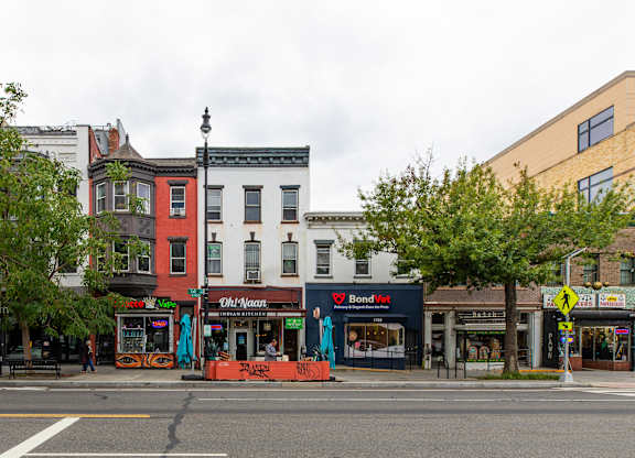 Shopping and dining near The Palisades at Logan Circle Apartments, 1464 Rhode Island Avenue, NW, Washington, DC 20005