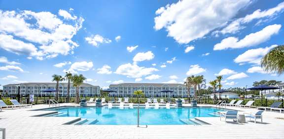 the pool at the resort at longboat key club