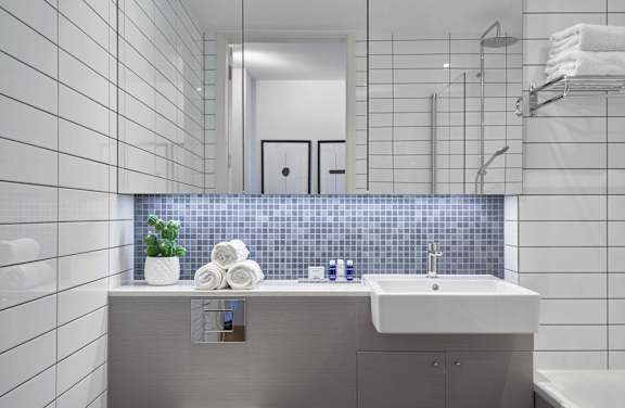 Capital Dock Apartment Bathroom