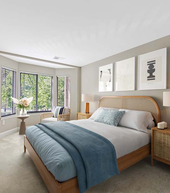 Gorgeous Bedroom Gorgeous Bedroom at Poplar Glen Apartments, Columbia.