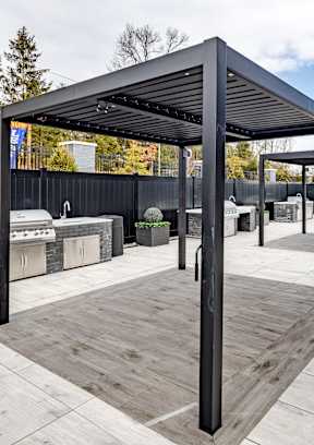 Outdoor Grills at The Franklin at Marlboro, Marlboro