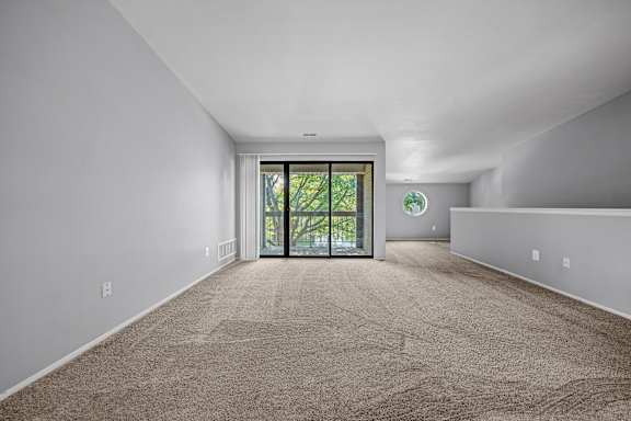 Large Empty Room at Park Lane Apartments, Michigan, 48033