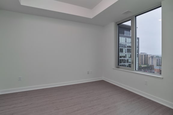 1 Bedroom with Window View