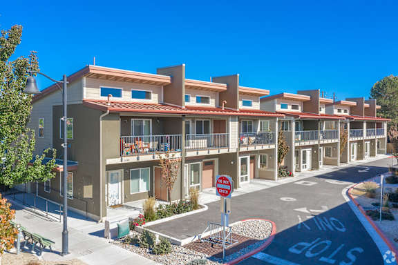 The DeLuxe Apartments