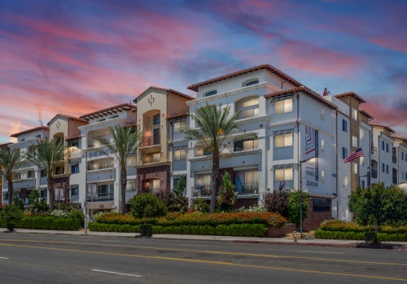 Le Blanc Exterior View at Le Blanc Apartment Homes, Canoga Park, 91304