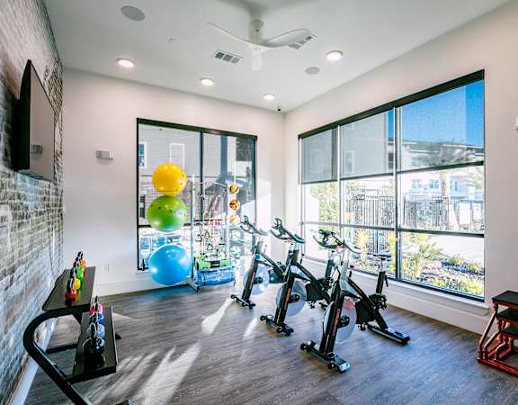 Modern Fitness Center at Cue Luxury Apartments, Cypress, TX