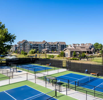 tennis courts at the resort at auburn